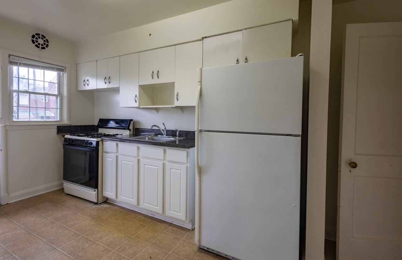 Apartment for rent in Loch Raven - Photo 3 of 18