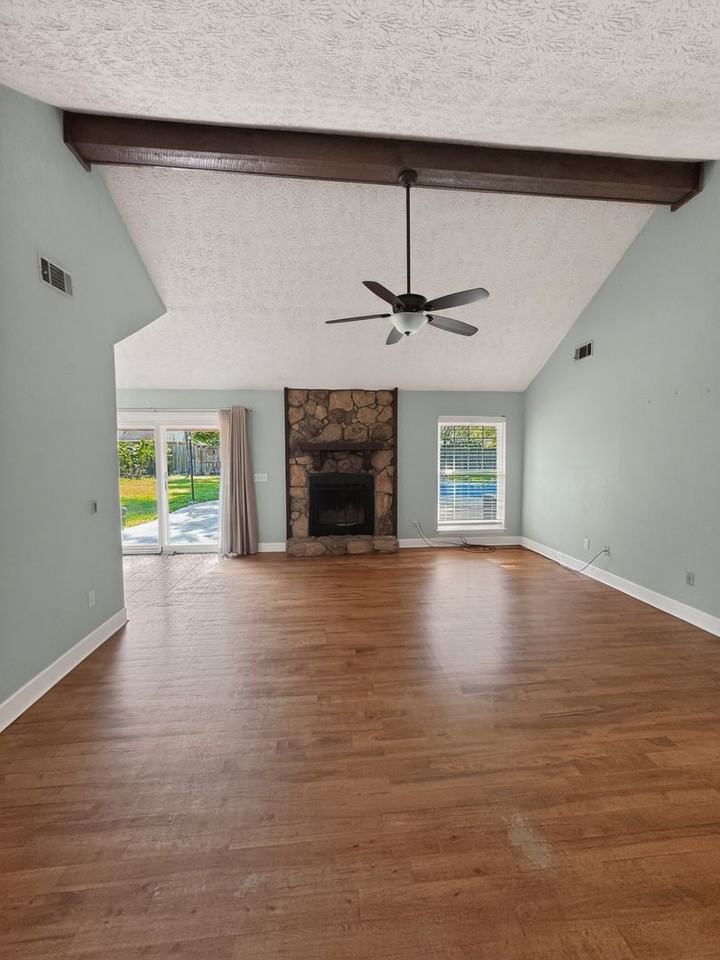 454 Floyd Cir - Photo 3 of 25