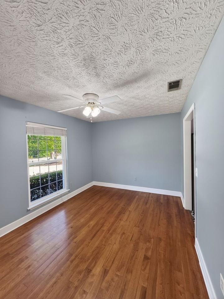 454 Floyd Cir - Photo 4 of 25