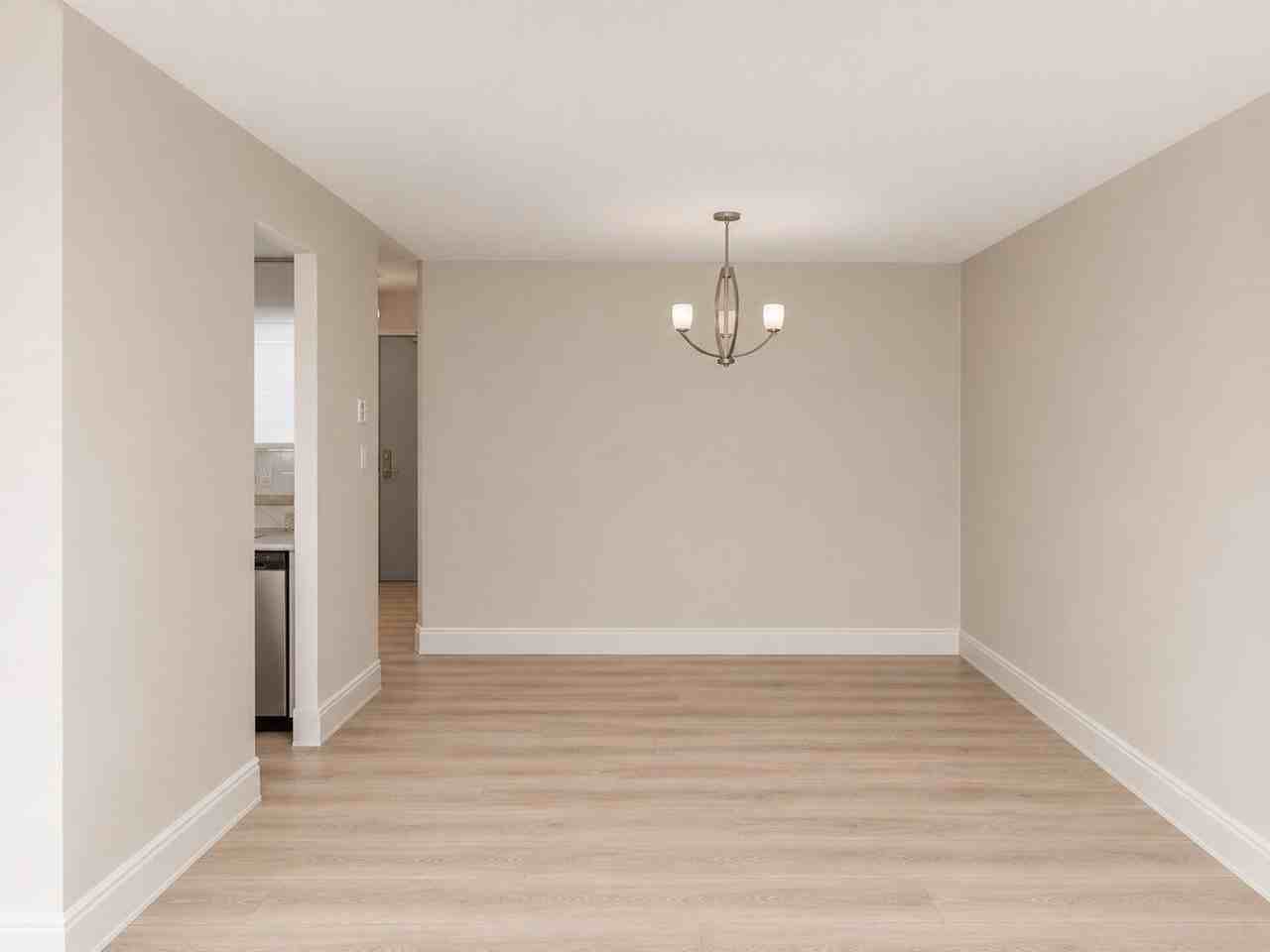 1088 Quebec St - Photo 2 of 10