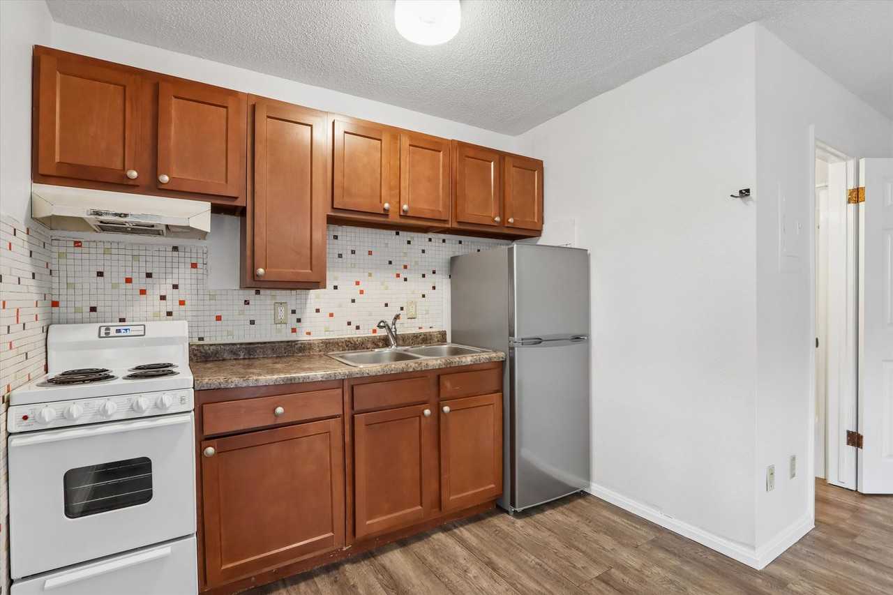 516 Church Street - Photo 2 of 27