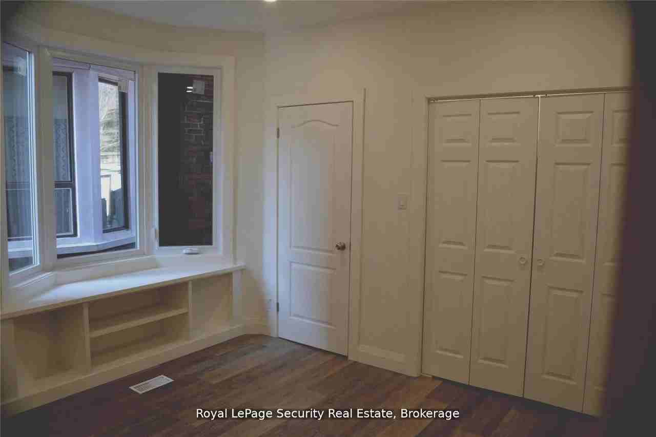 6 Rusholme Park Crescent #Main - Photo 5 of 10