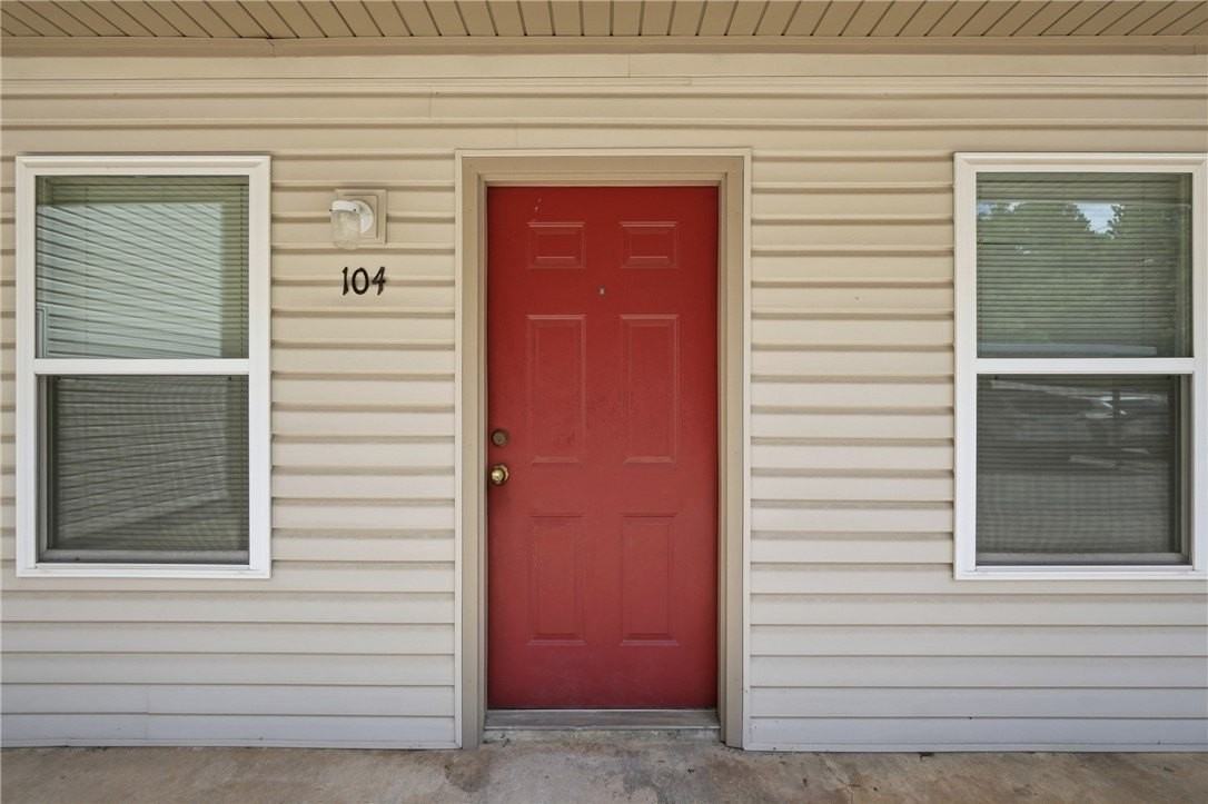 938 W Cleveland St #104 - Photo 3 of 19