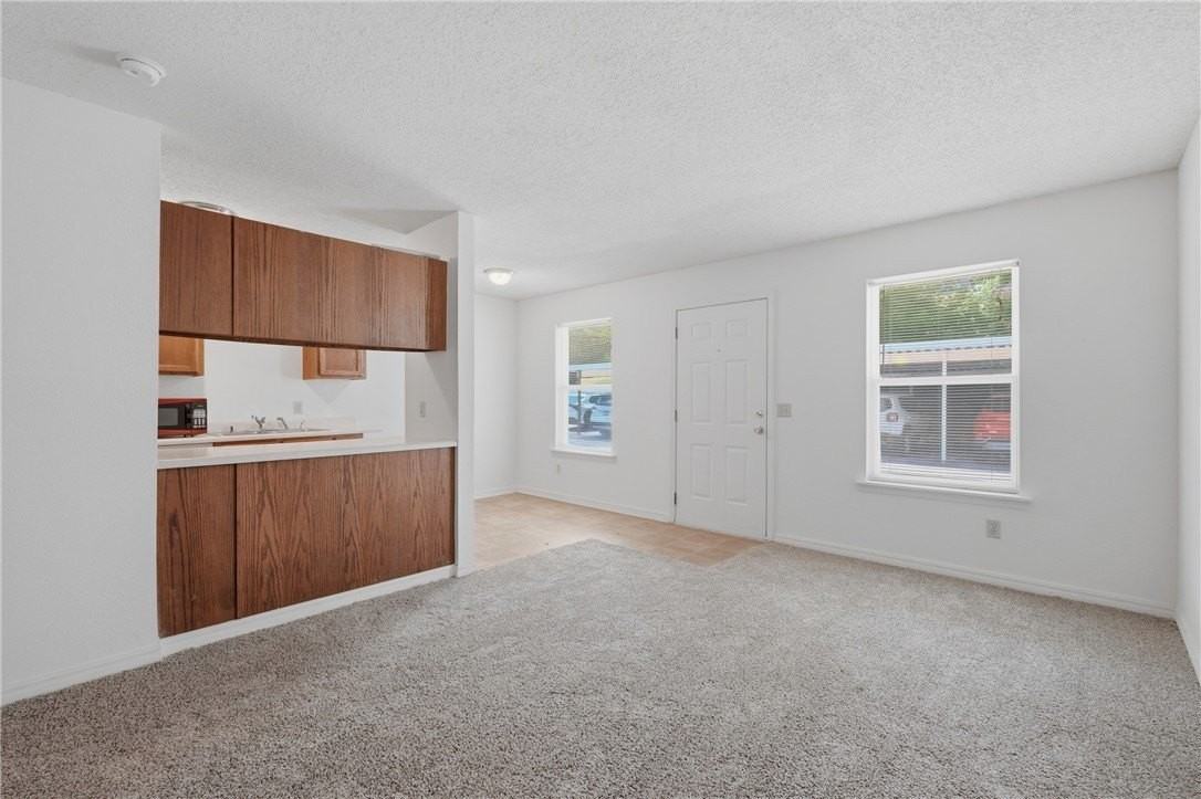938 W Cleveland St #104 - Photo 5 of 19