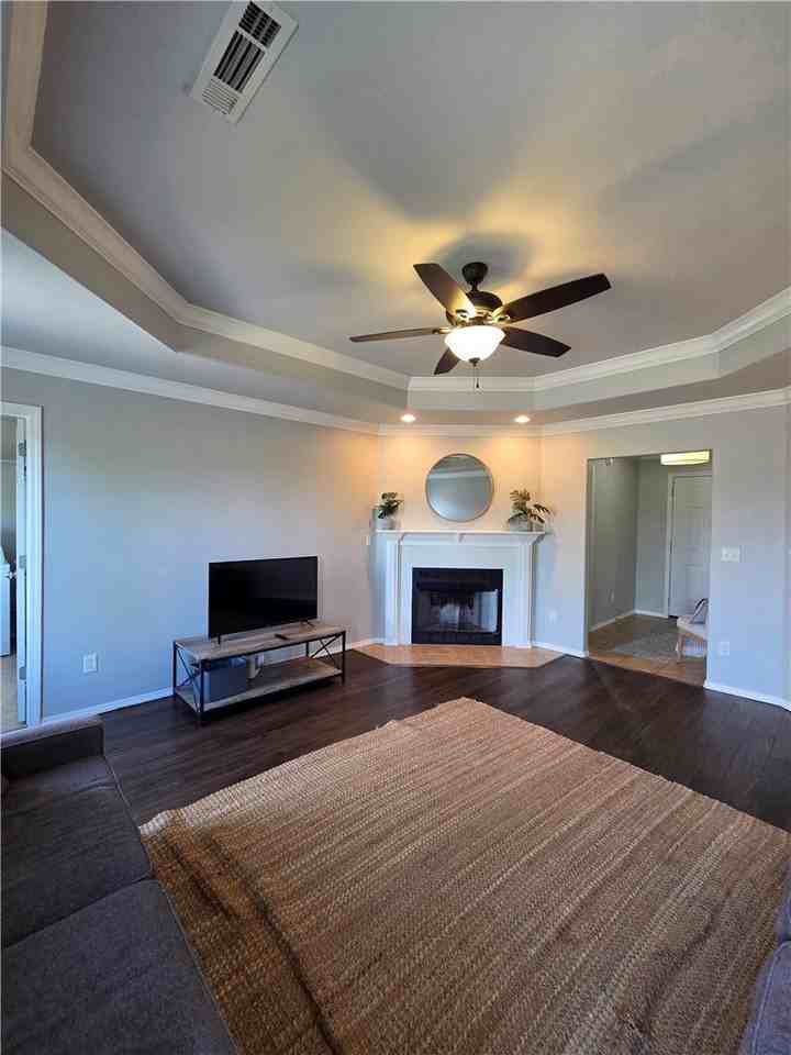907 Sw River Rock St - Photo 4 of 25