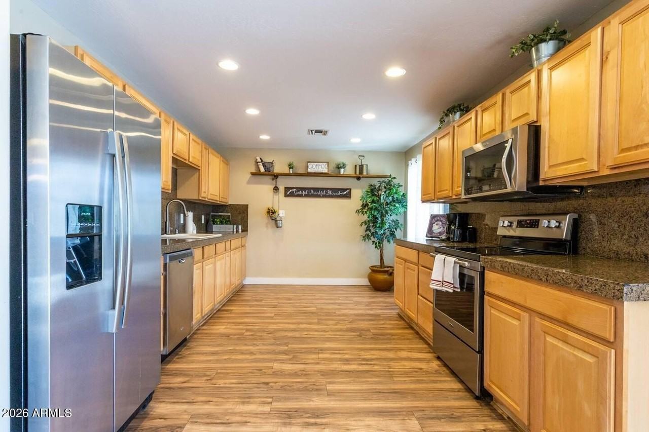 8447 E Sheridan St - Photo 5 of 31
