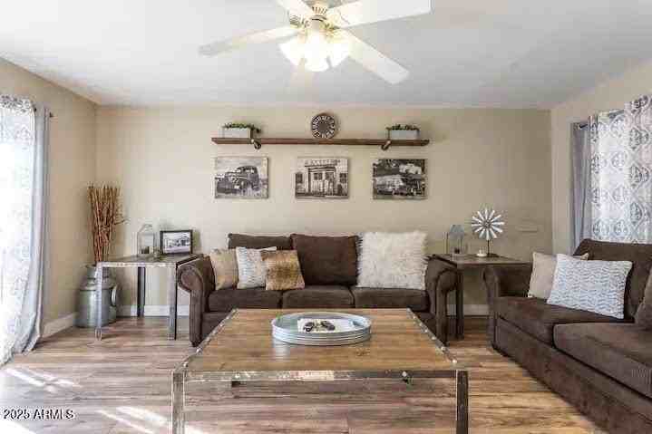 8447 E Sheridan St - Photo 6 of 31