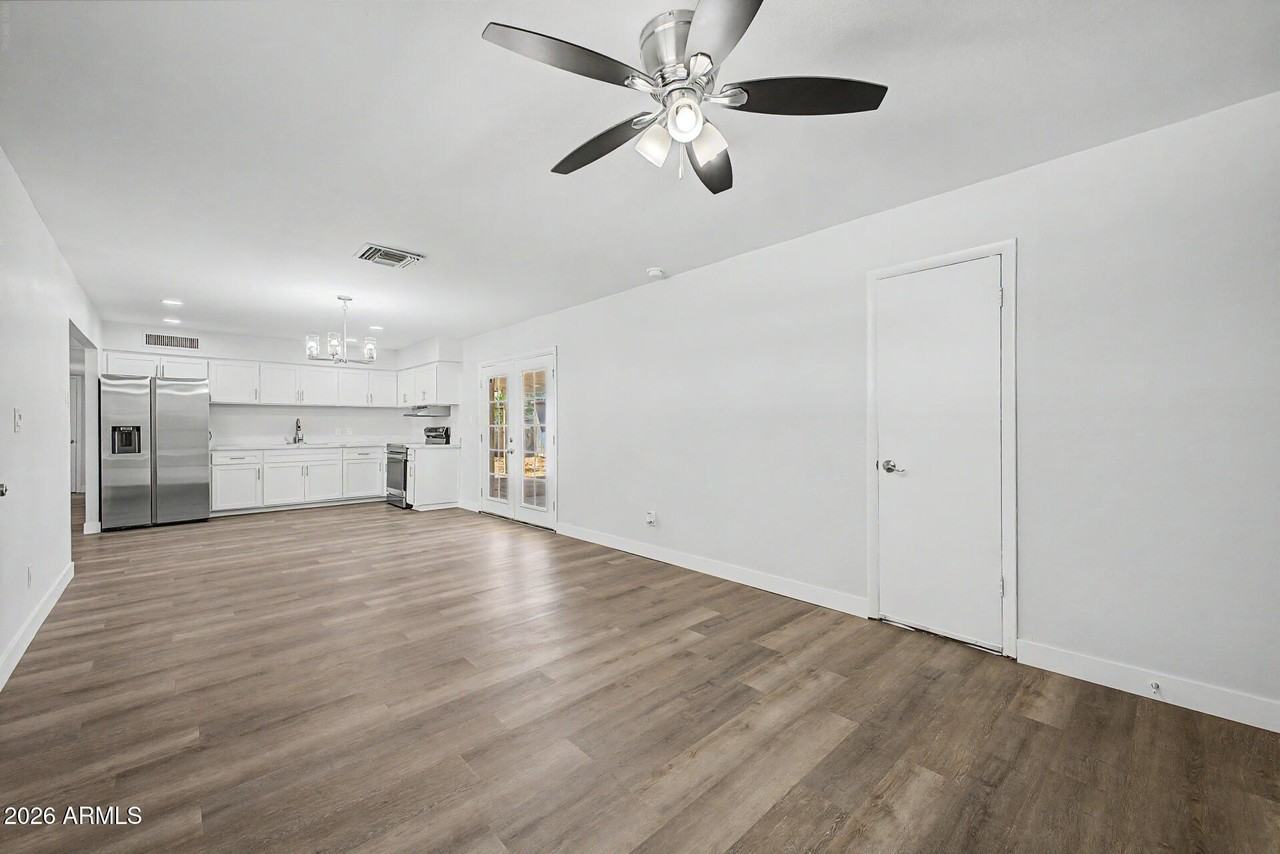 4214 W Lewis Ave - Photo 6 of 31