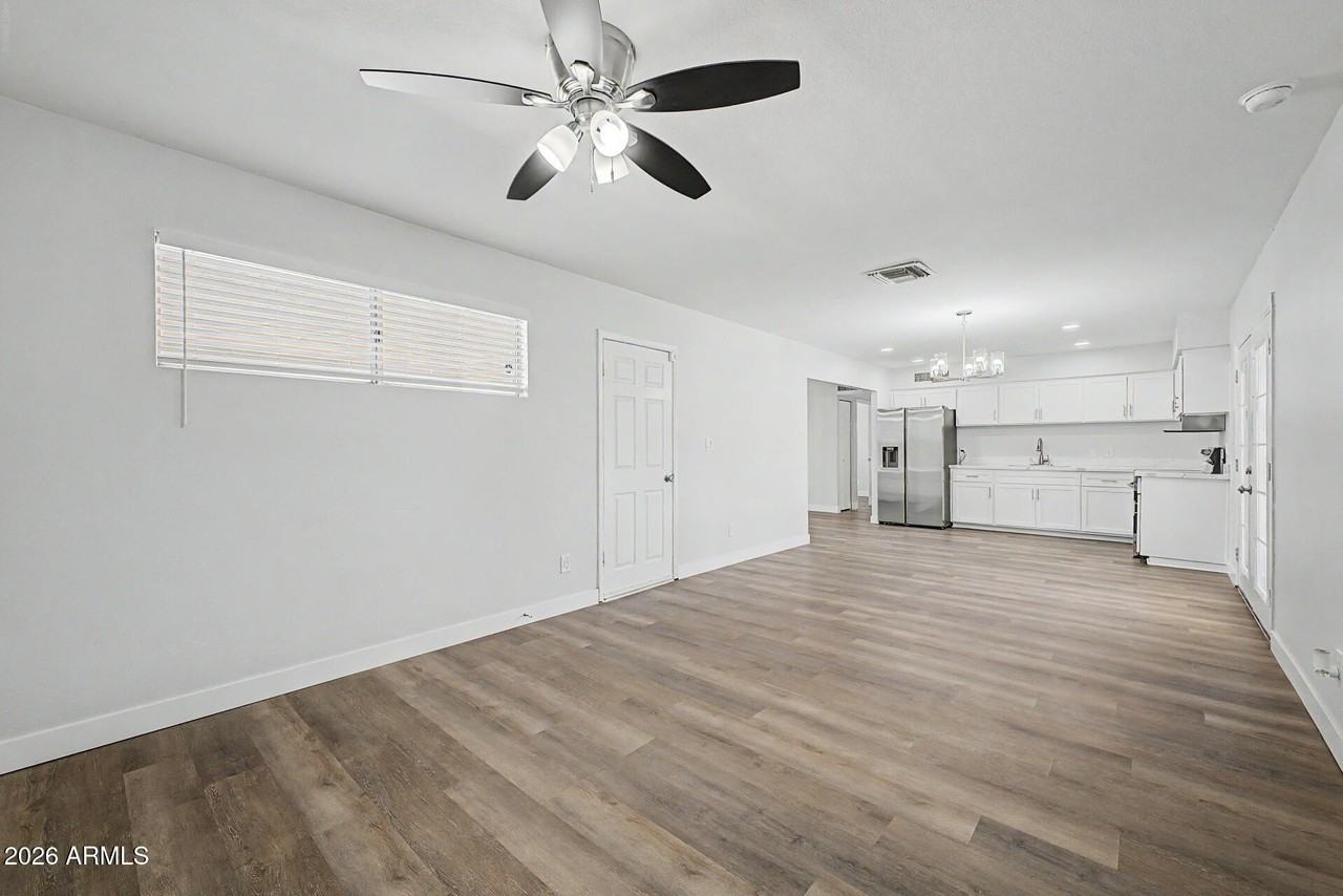 4214 W Lewis Ave - Photo 7 of 31