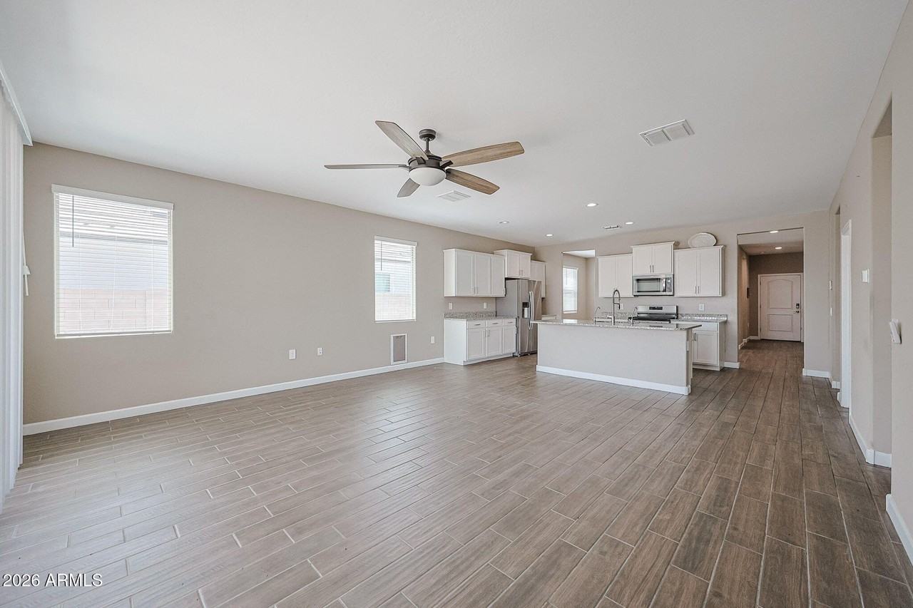 30897 W Catalina Dr - Photo 3 of 38