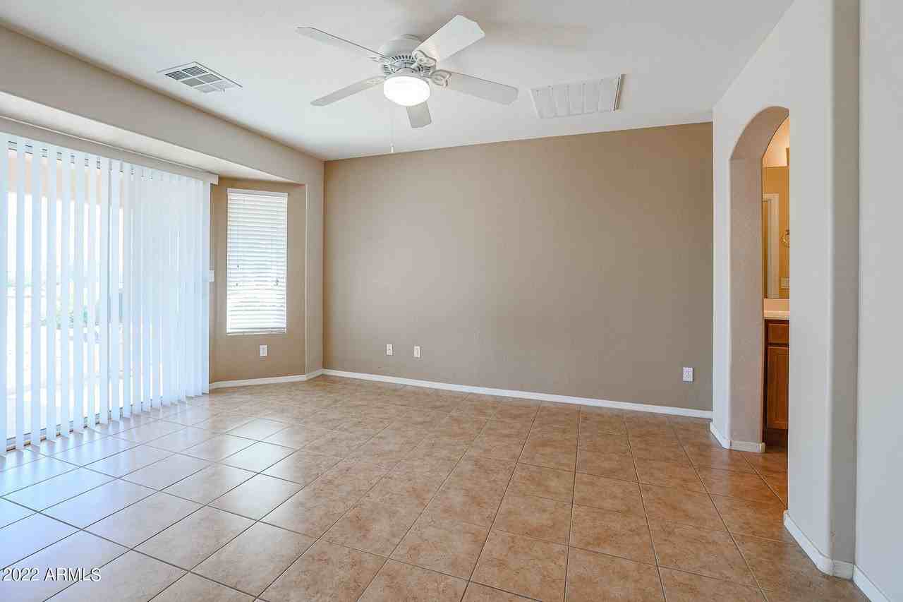 23339 W Twilight Trl - Photo 7 of 22