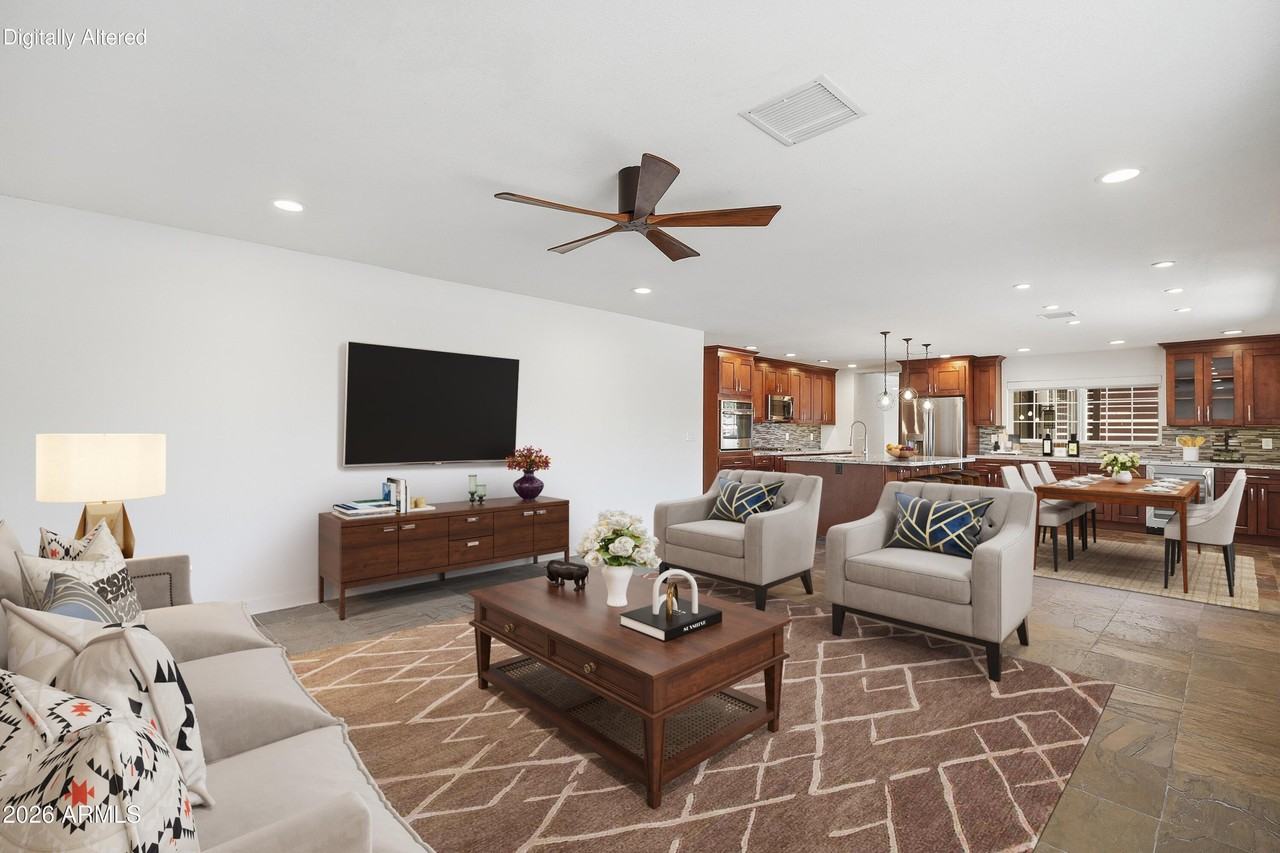 8307 E Clarendon Ave - Photo 4 of 31