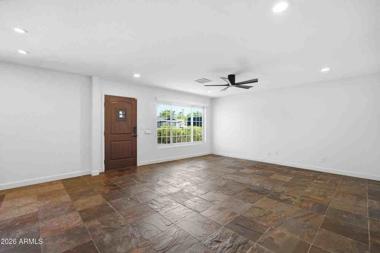 8307 E Clarendon Ave - Photo 6 of 31