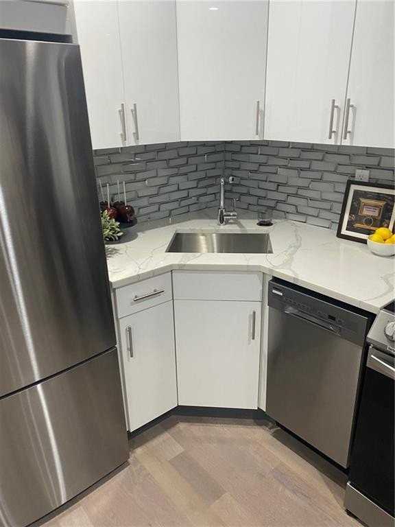 460 E New York Ave #2A - Photo 4 of 9