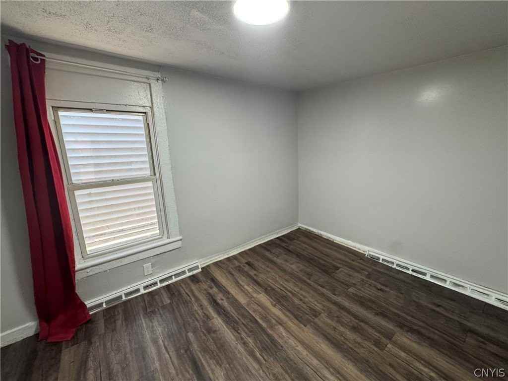 108 Gold St - Photo 5 of 9