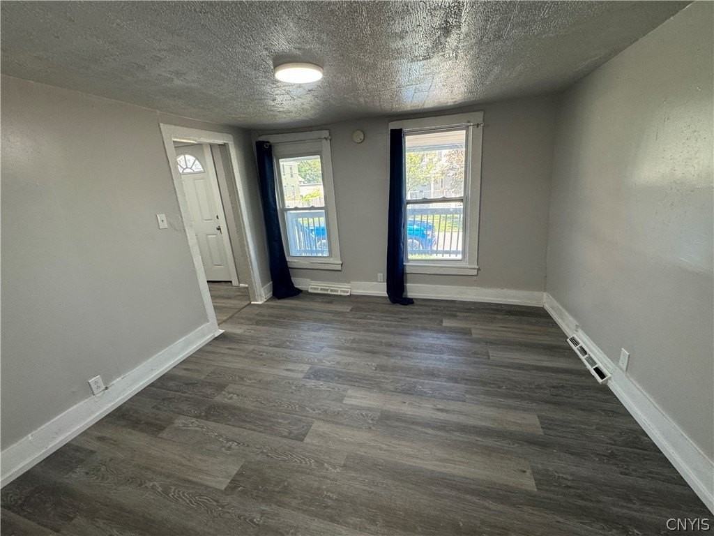 108 Gold St - Photo 6 of 9