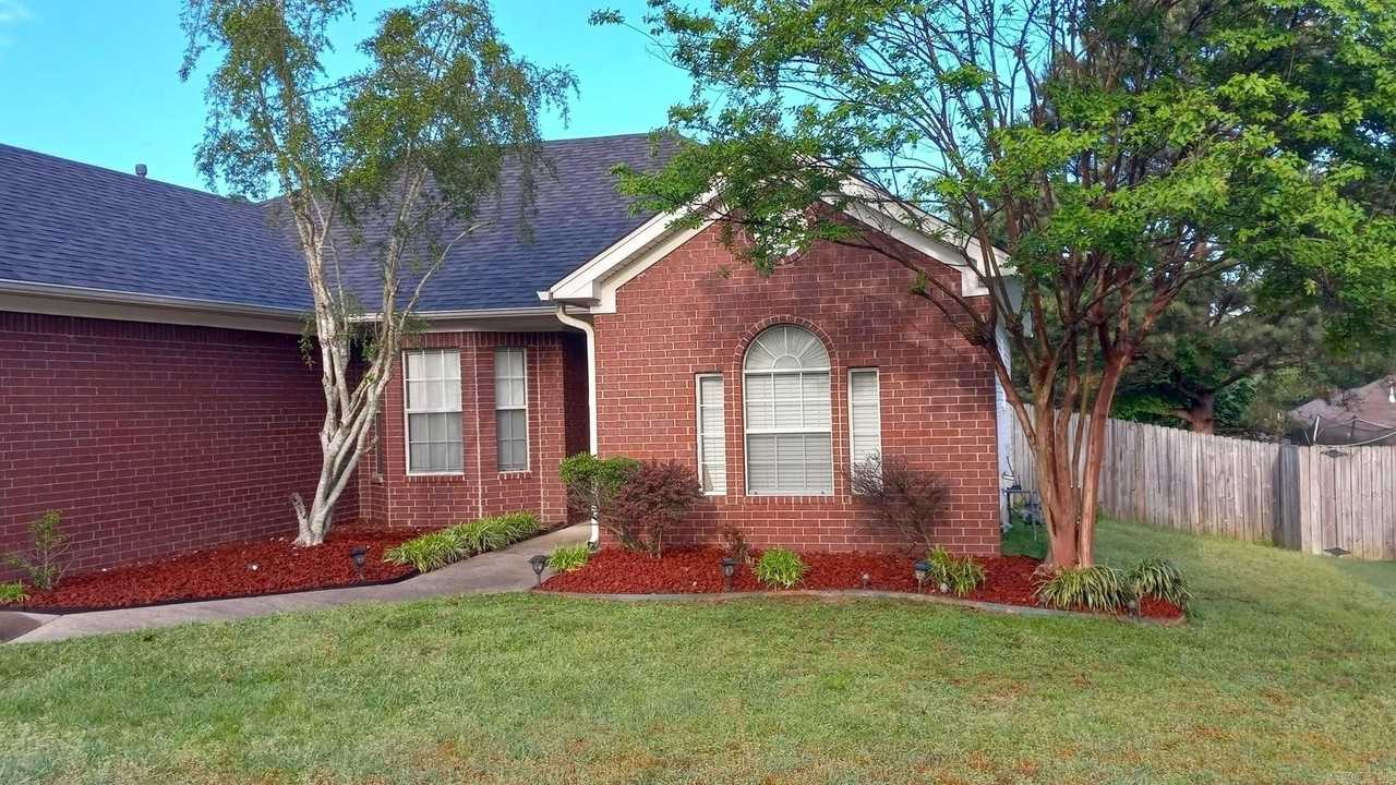2225 Redwood - Photo 2 of 13