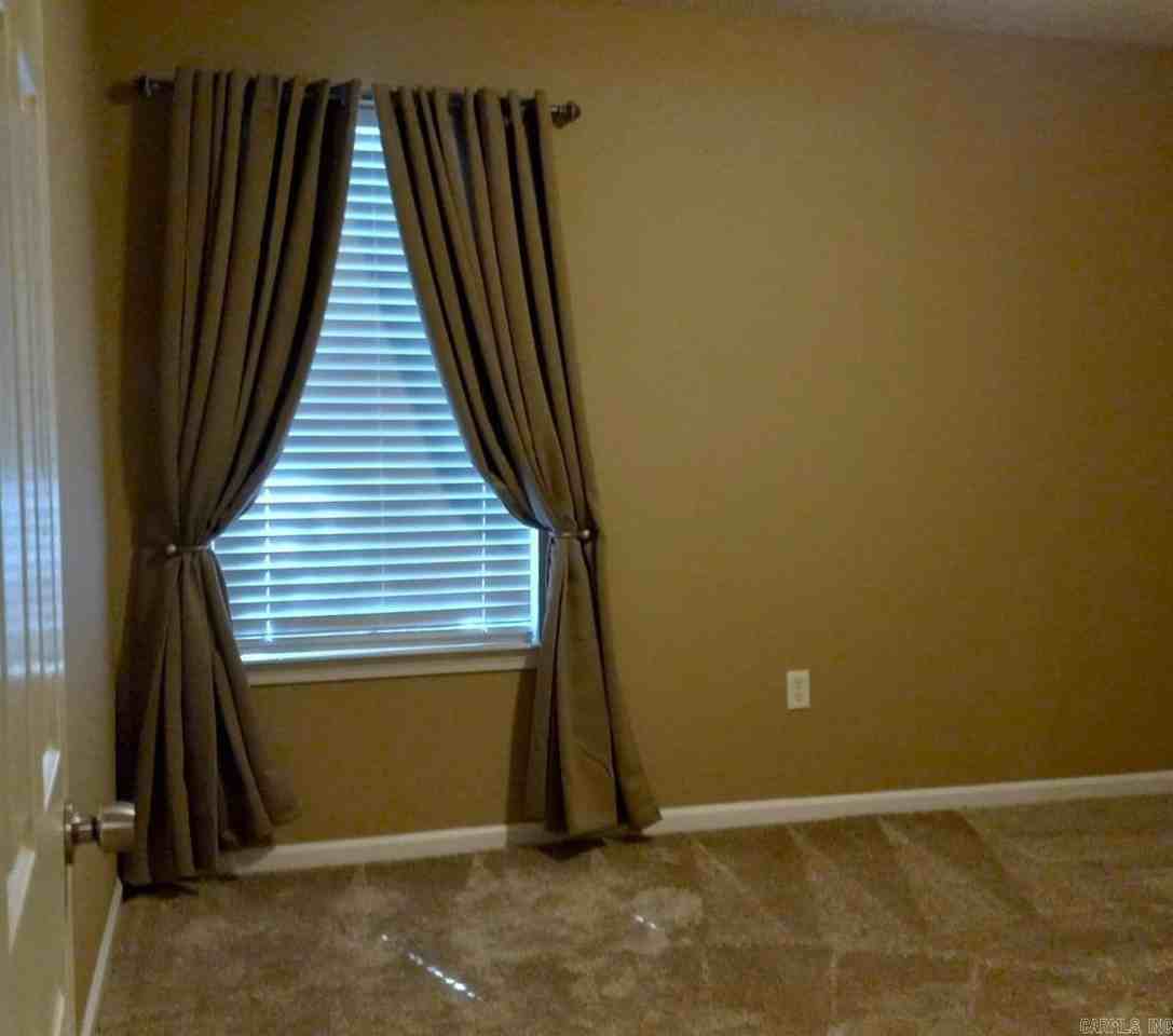 2225 Redwood - Photo 7 of 13