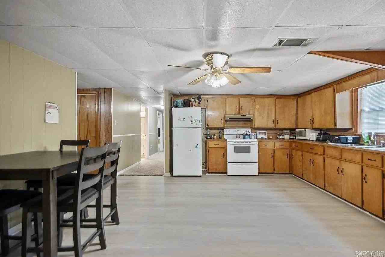 23 Evergreen Park - Photo 2 of 13