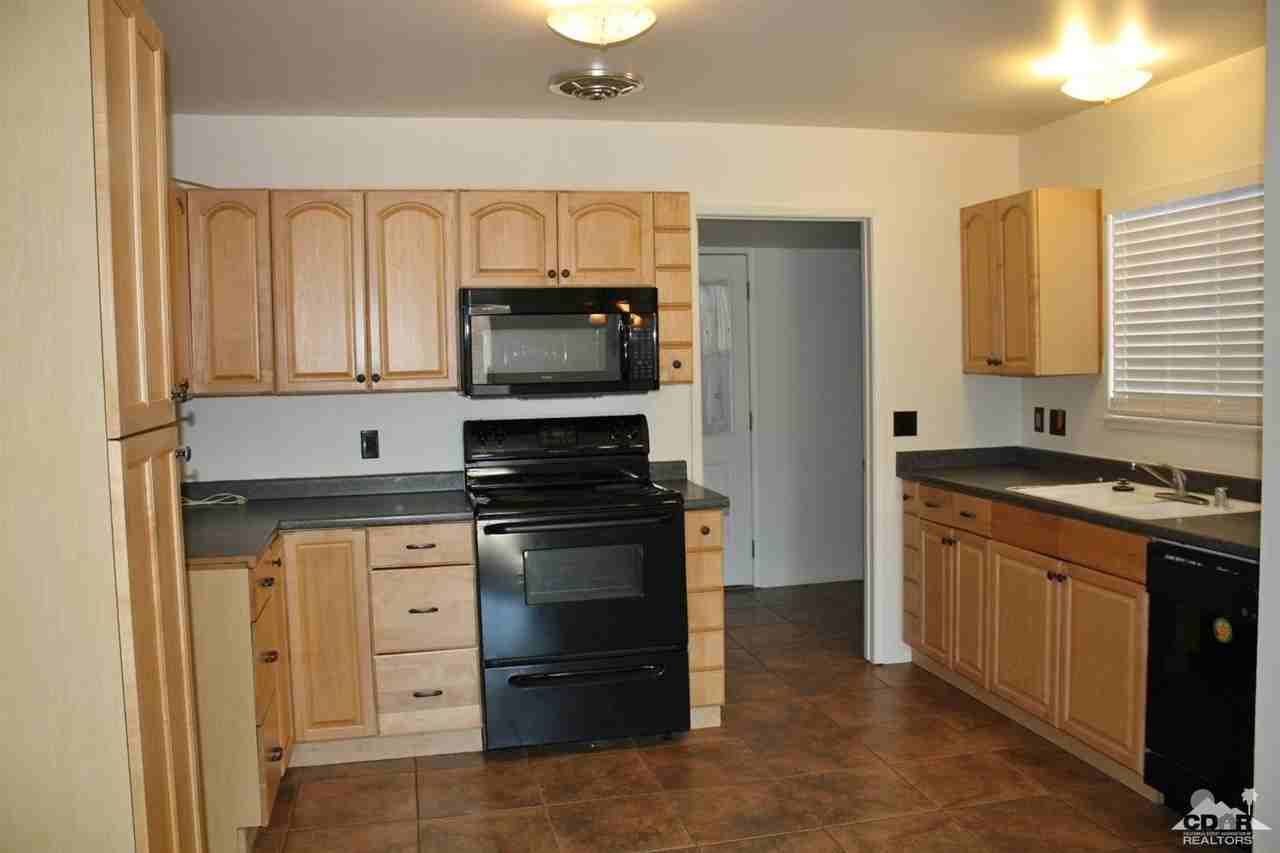 77605 California Dr - Photo 6 of 30