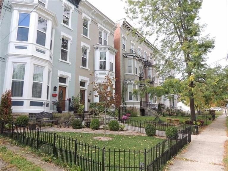 775 Summit Ave - Photo 2 of 19