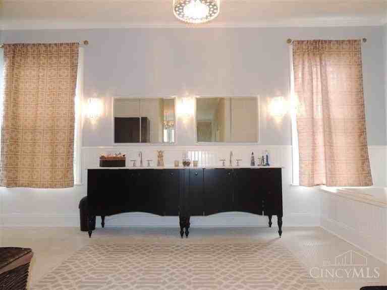 775 Summit Ave - Photo 3 of 19