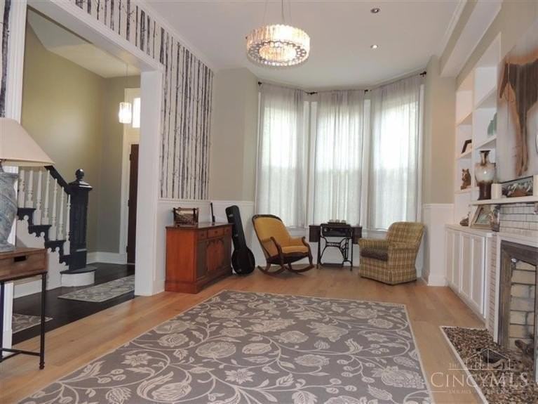 775 Summit Ave - Photo 7 of 19
