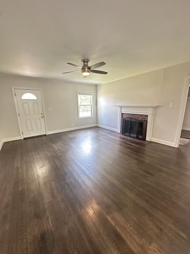 311 E 57th St #1 - Photo 4 of 25