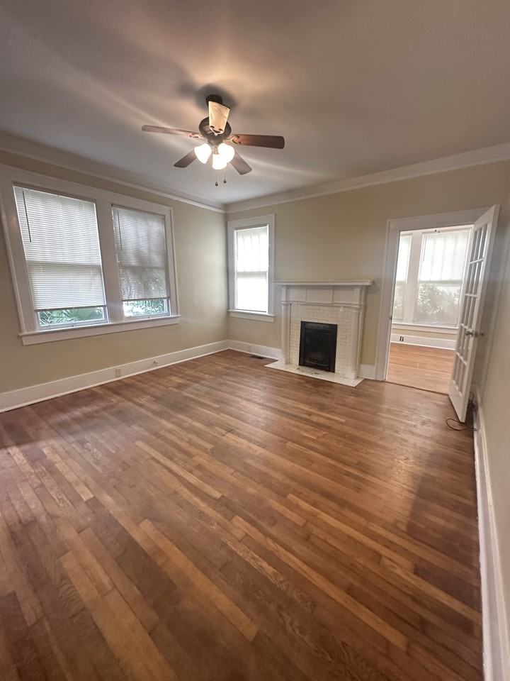 441 E 49th St #1 - Photo 2 of 17