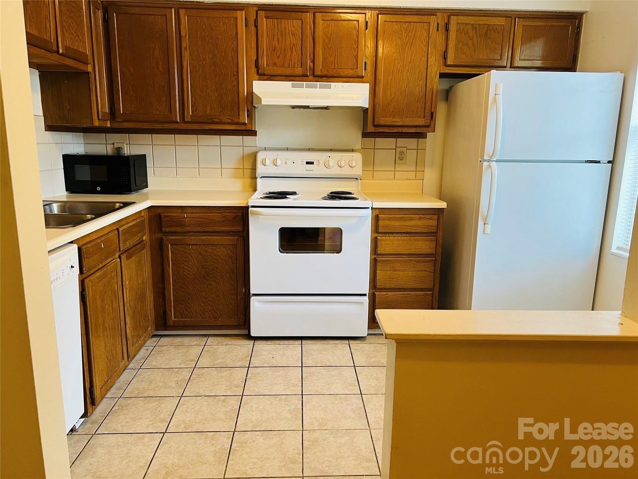 630 Lex Dr - Photo 5 of 12