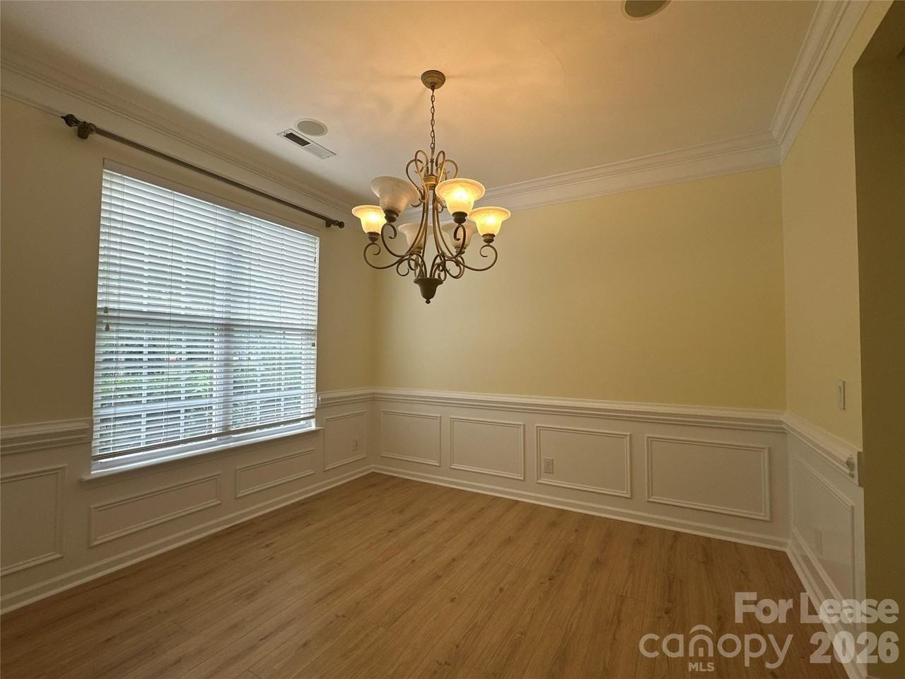 9110 Scarcliff Ln - Photo 7 of 19
