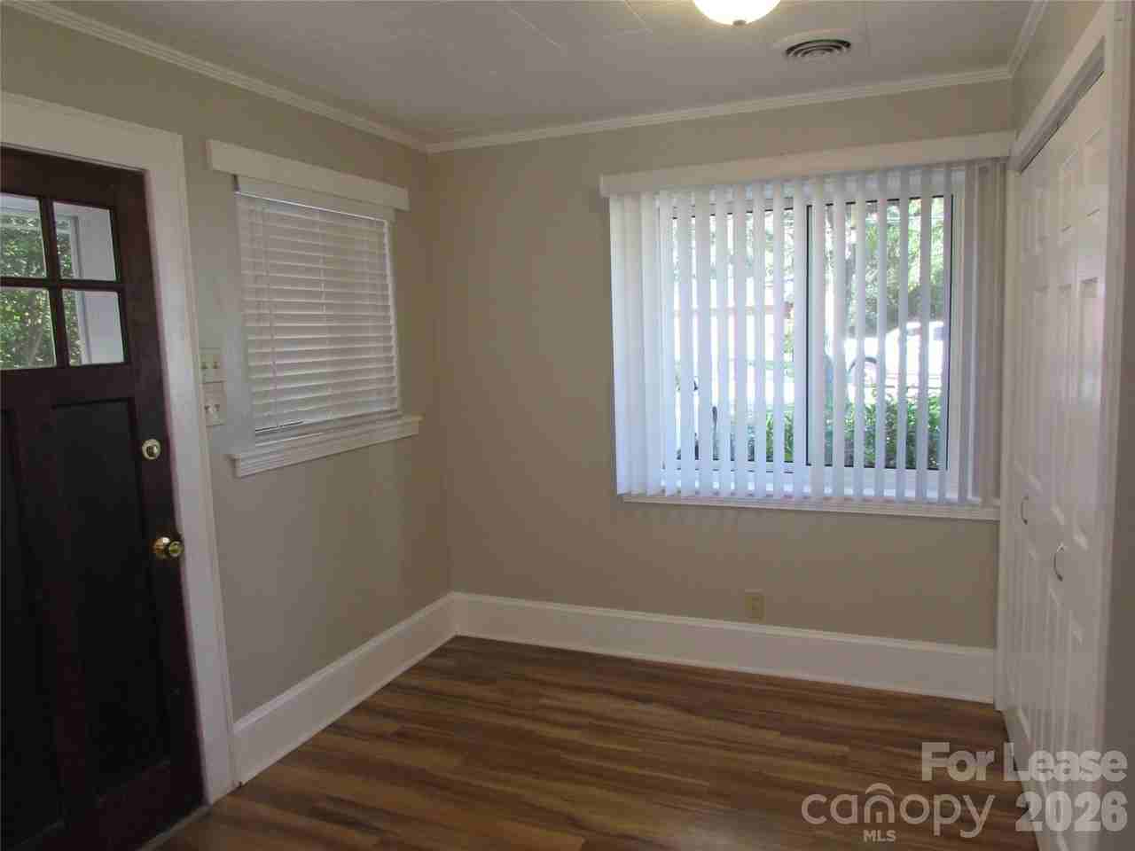338 Culp St - Photo 4 of 9