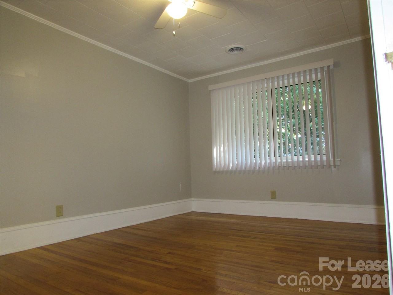 338 Culp St - Photo 6 of 9
