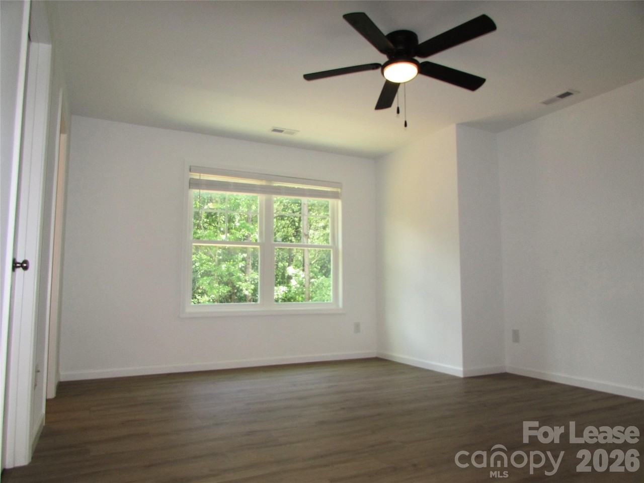 111 Dorchester Ln - Photo 4 of 13