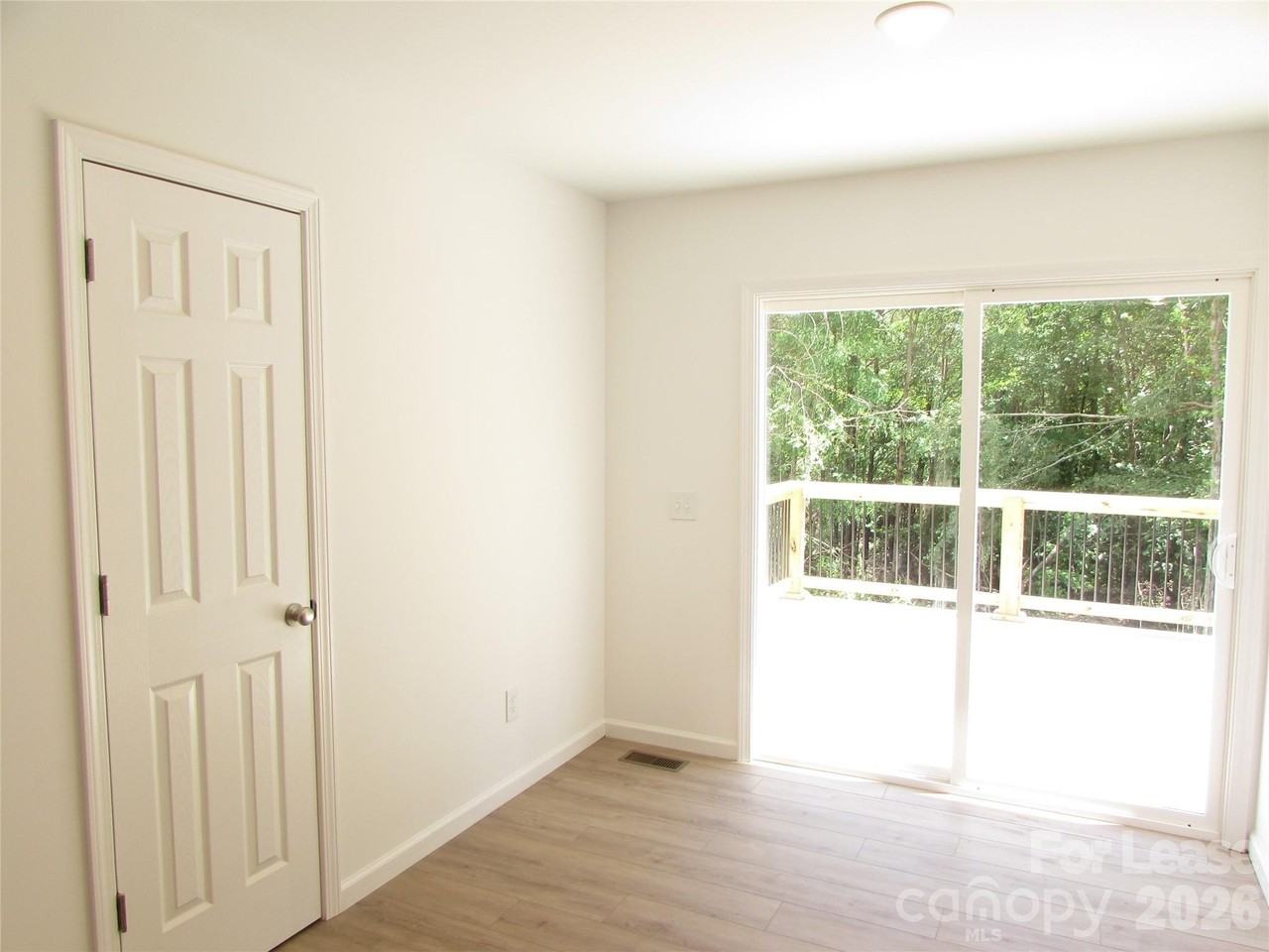 111 Dorchester Ln - Photo 5 of 13