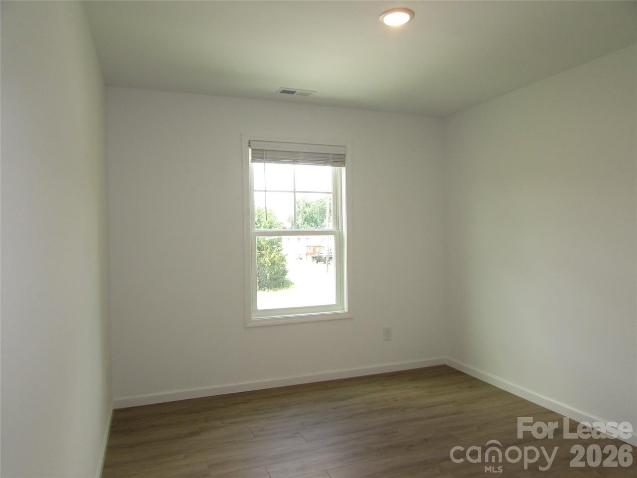 111 Dorchester Ln - Photo 6 of 13