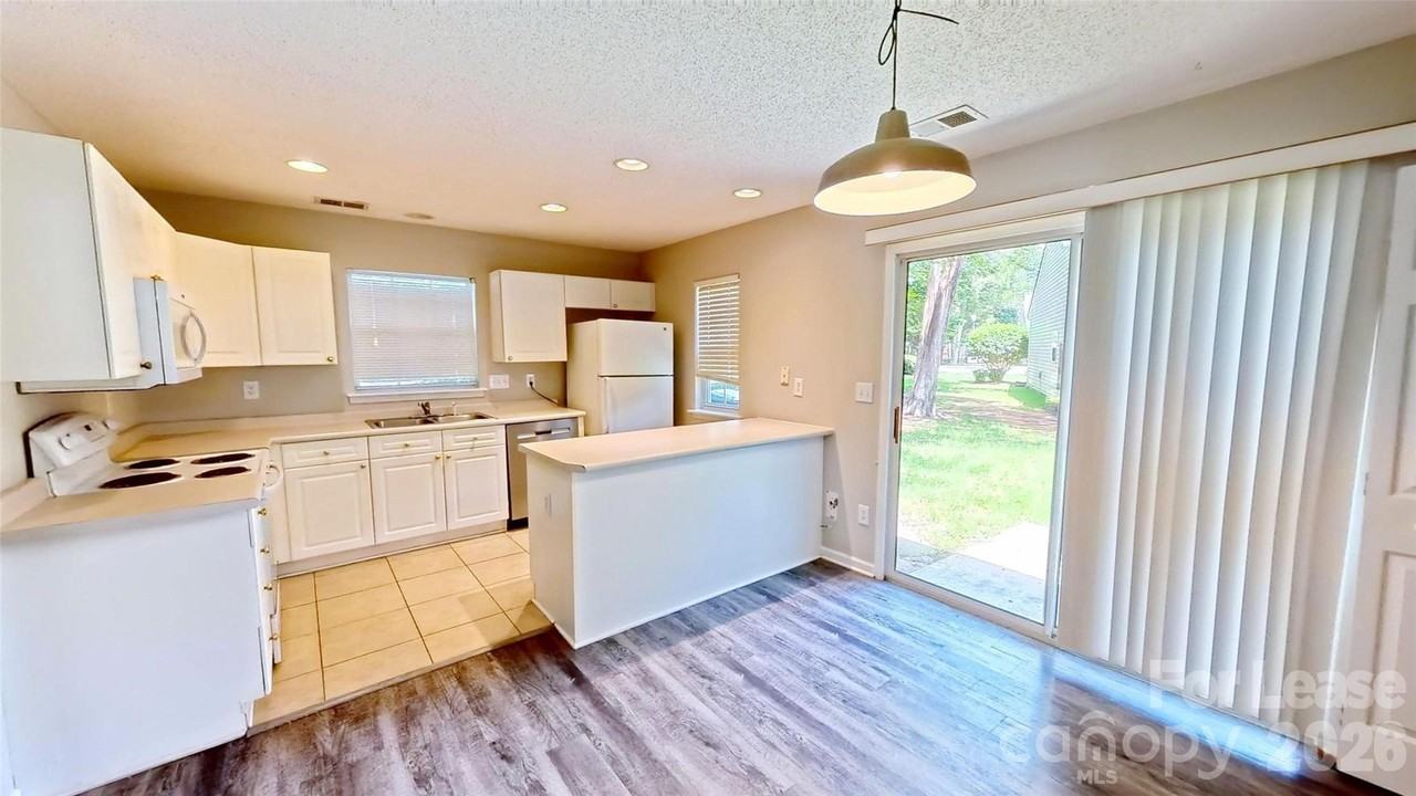2205 Cigar Ct - Photo 4 of 9
