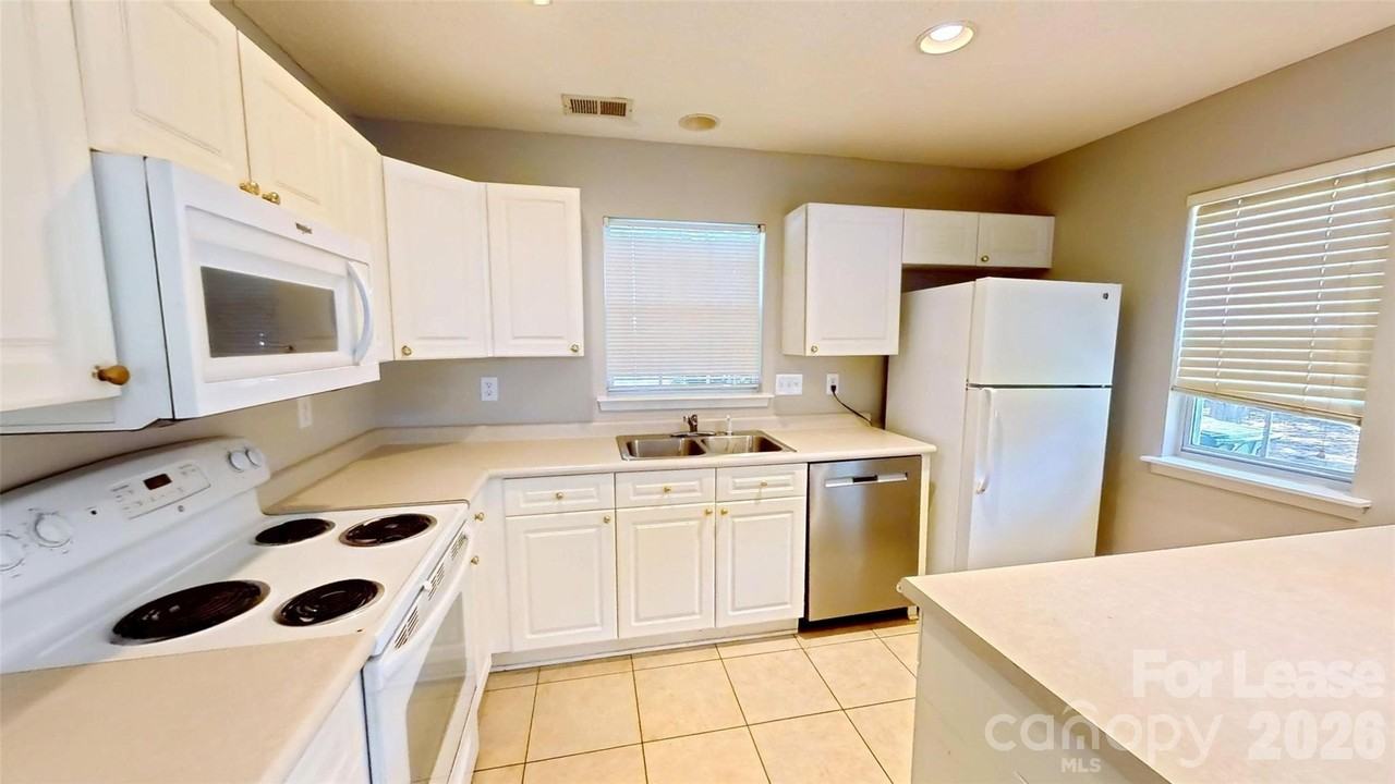 2205 Cigar Ct - Photo 5 of 9