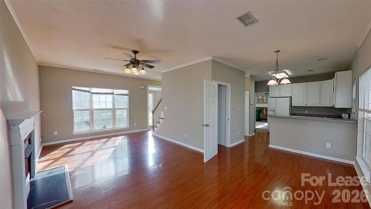 7236 Rock Island Rd - Photo 2 of 11
