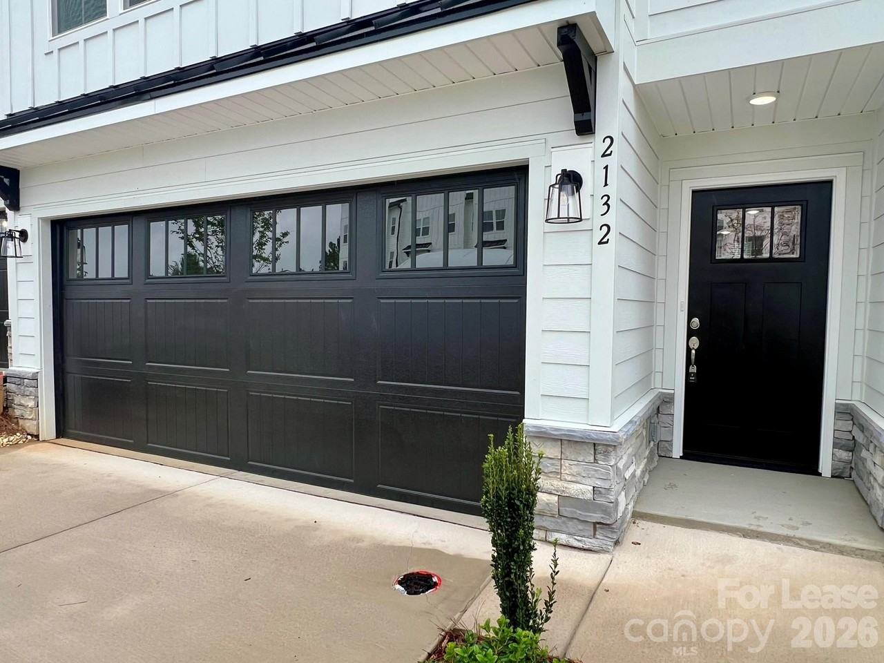 2132 Barrowcliffe Dr Nw - Photo 2 of 3