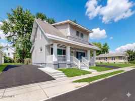 featured image of 1747 Oneida St