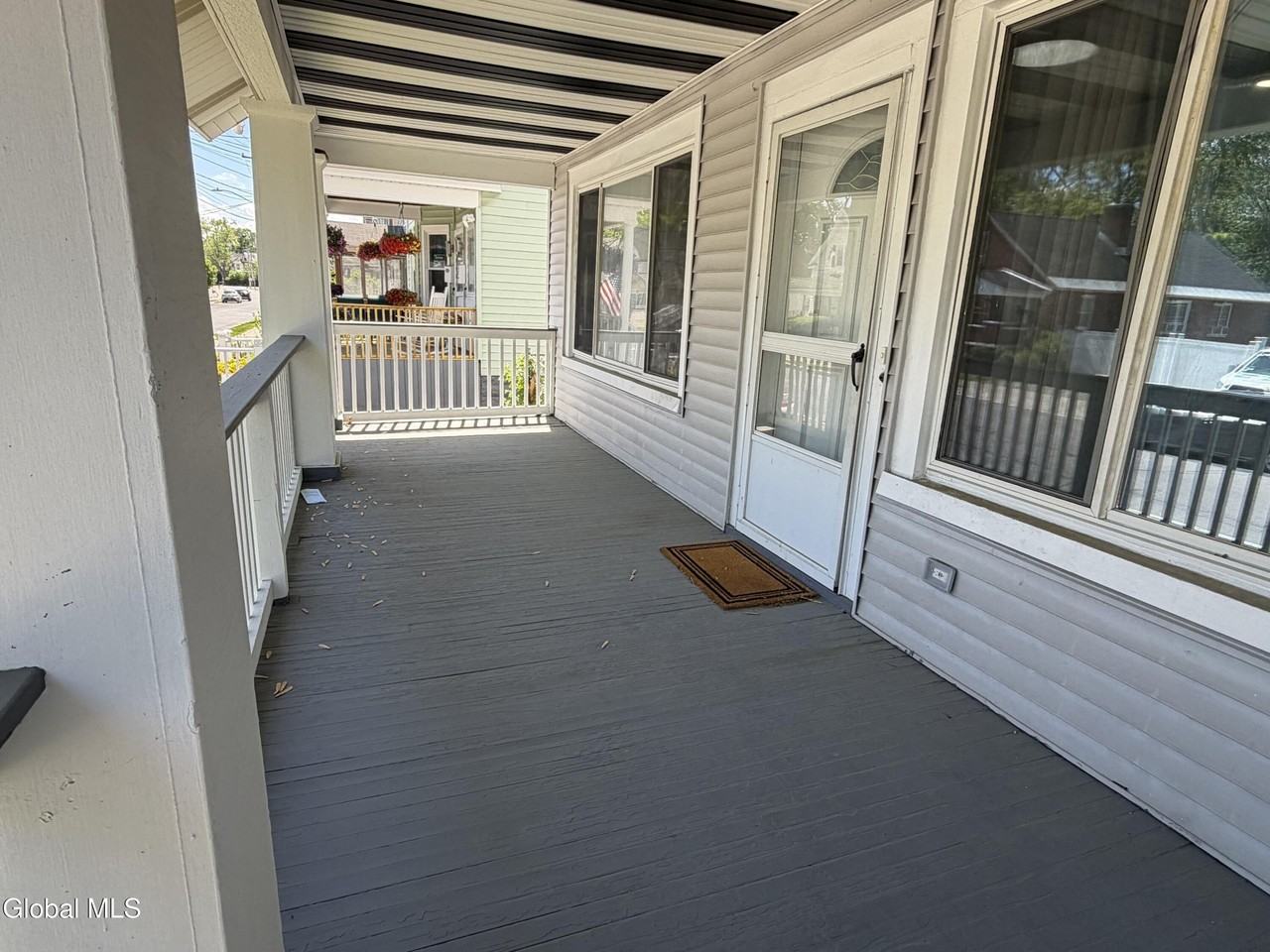 1747 Oneida St - Photo 3 of 31