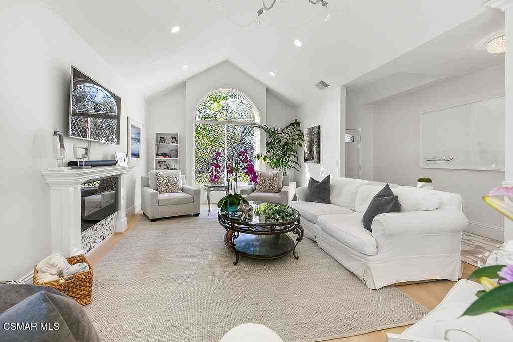 2181 Brookfield Dr - Photo 3 of 50