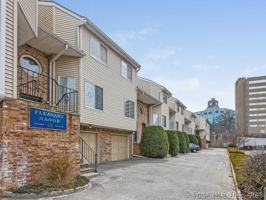 featured image of 33 Pleasant St #13