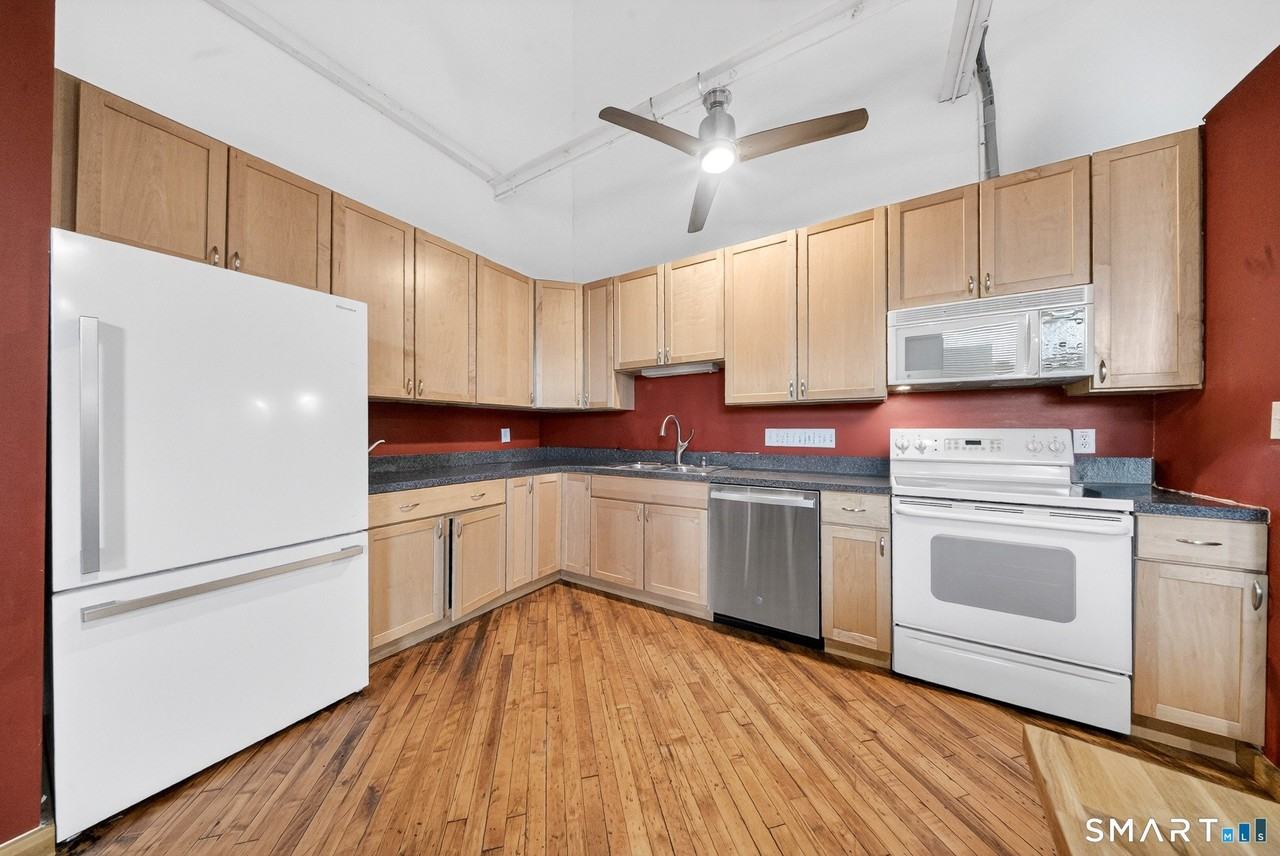 325 Lafayette St #8309 - Photo 6 of 28