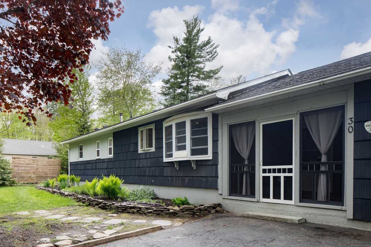 30 Housatonic Ave - Photo 3 of 22
