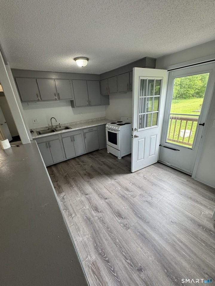 13 White Oak Rd #D - Photo 7 of 7