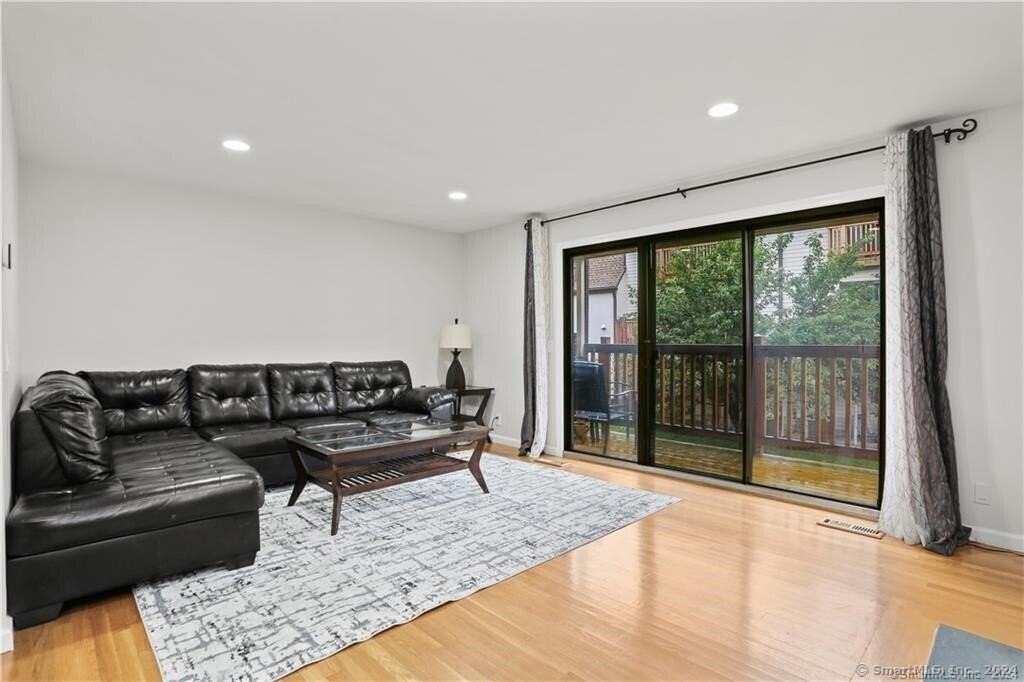 237 Strawberry Hill Ave #42 - Photo 6 of 28