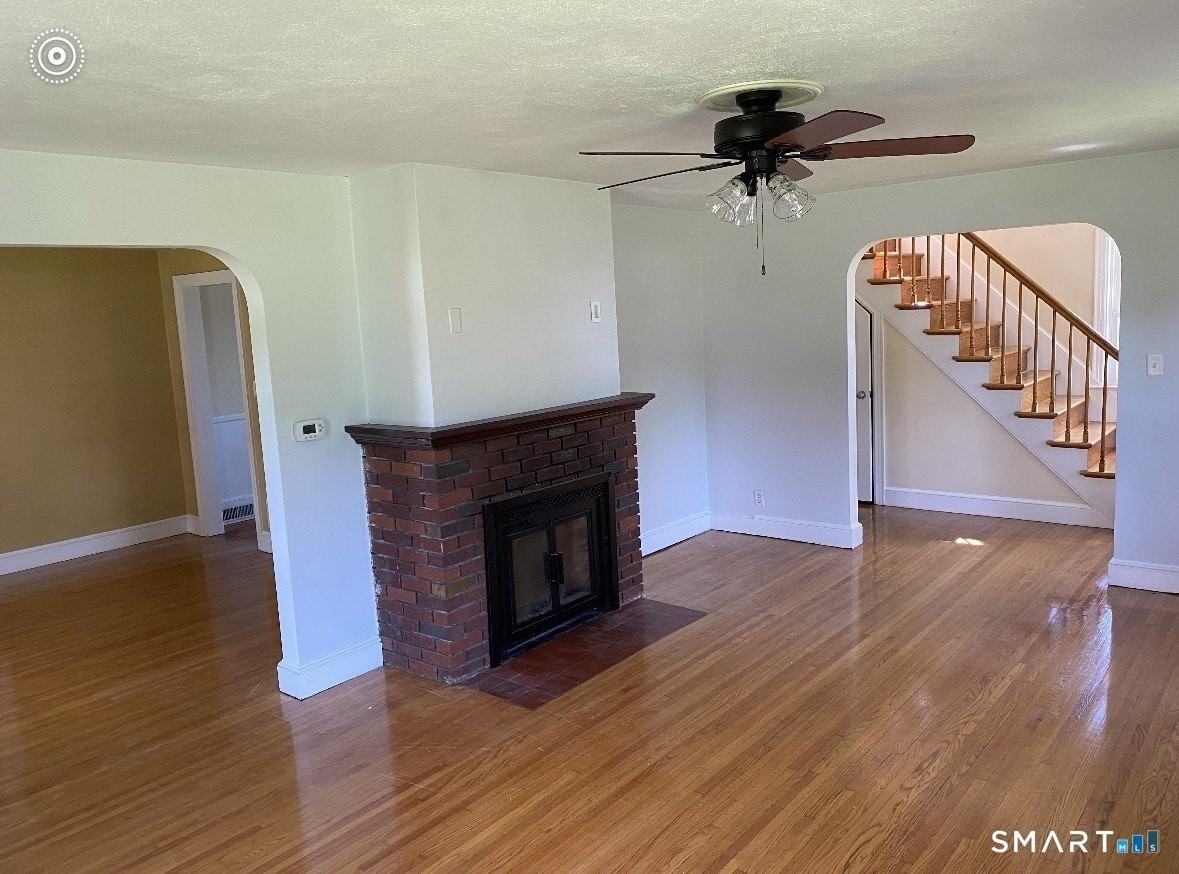 304 Buckingham St - Photo 3 of 11