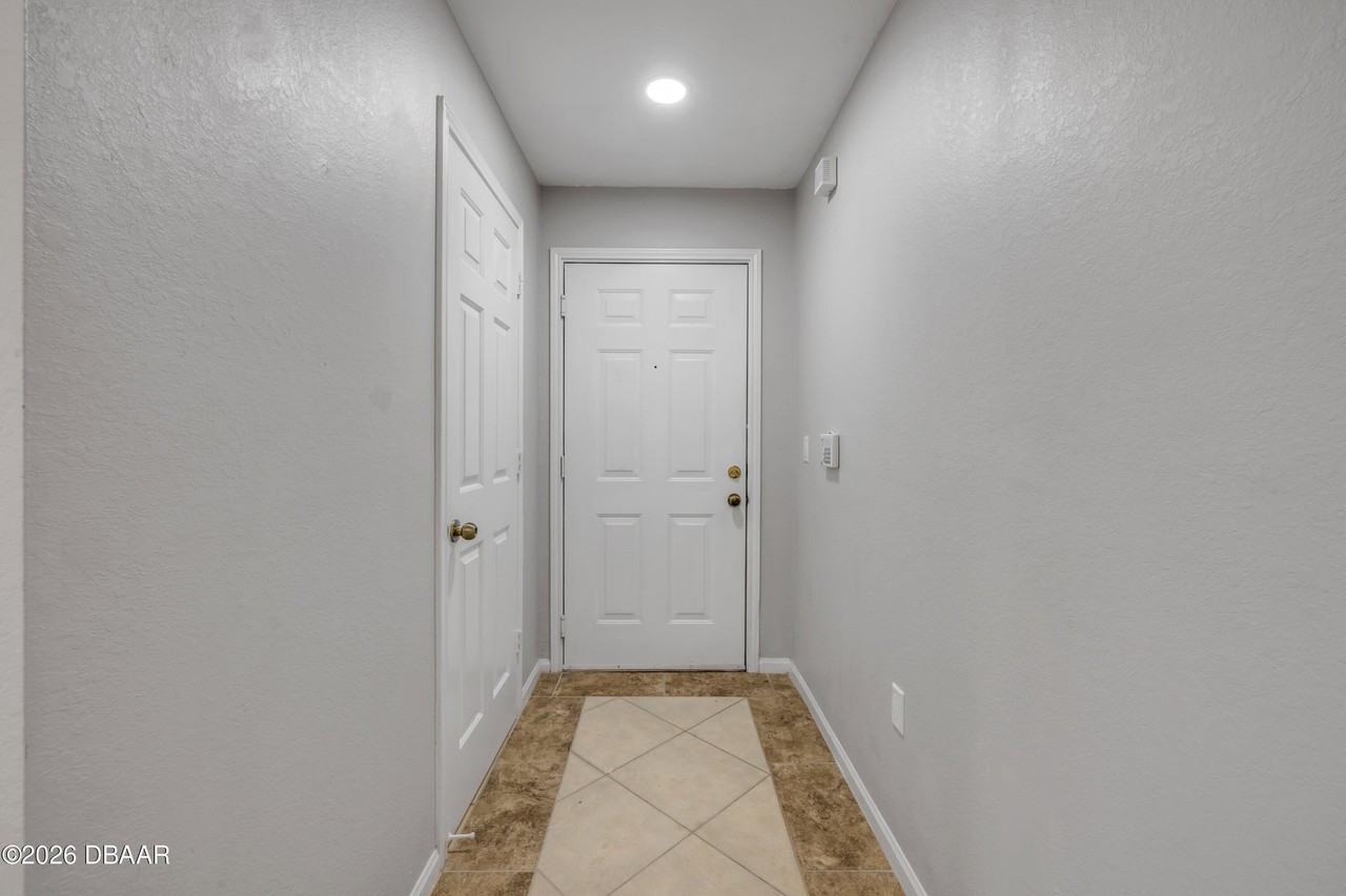 940 Village Trl #4-306 - Photo 2 of 50